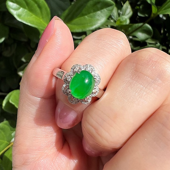 Certified Untreated Imperial Emerald Green Burma Jadeite w/diamonds 18k Ring - Picture 10 of 17